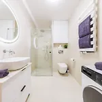 Onyx Oasis Residence- Centre, Free Parking By Staynest * 제수프