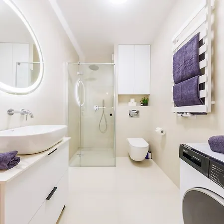 Onyx Oasis Residence- Centre, Ac, Free Parking By Staynest * Rzeszów