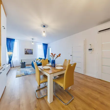 Onyx Oasis Residence- Centre, Ac, Free Parking By Staynest Rzeszów