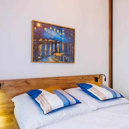 Onyx Oasis Residence- Centre, Free Parking By Staynest Apartman