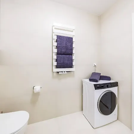 Onyx Oasis Residence- Centre, Ac, Free Parking By Staynest Appartement *